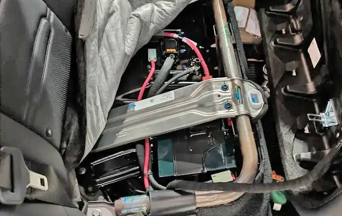 R2 12V Battery Location - Photo
