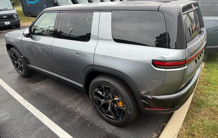 Esker Silver R2 in cloudy / overcast weather (photos)