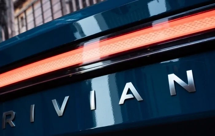 Rivian R1T - One Week In Review: Summary: I love this truck, driving it makes me happy.