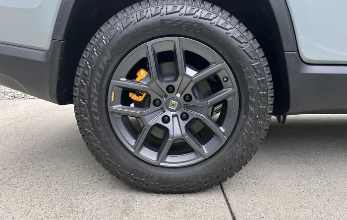 20” All Gunmetal Wheels using vinyl inserts modification