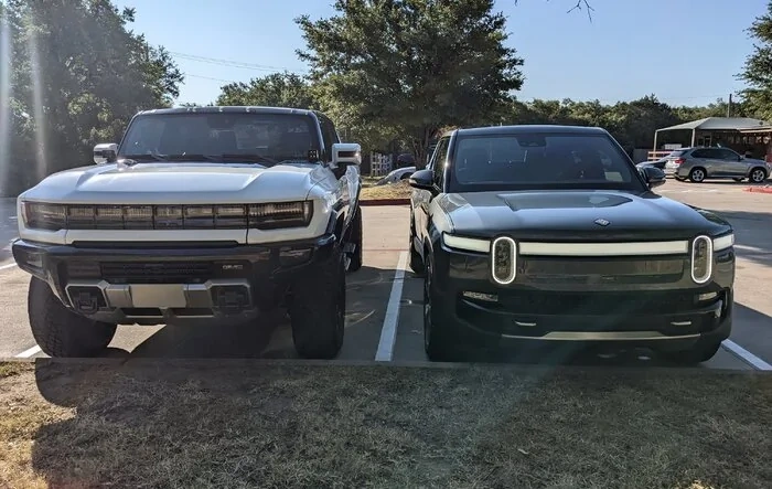 R1T vs Hummer EV side by side comparison look