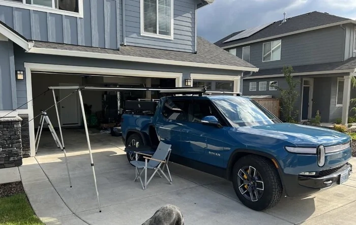 Roam Adventure Co 5’ Awning installed on R1T