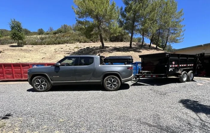 R1T Short Towing (Easy) Experience
