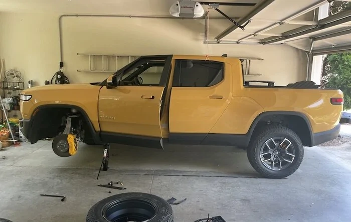 Installing my Rivian spare tire (and kit) - experience writeup