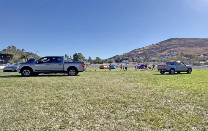 Rivian R1T vs F-150 Lightning Tug of War