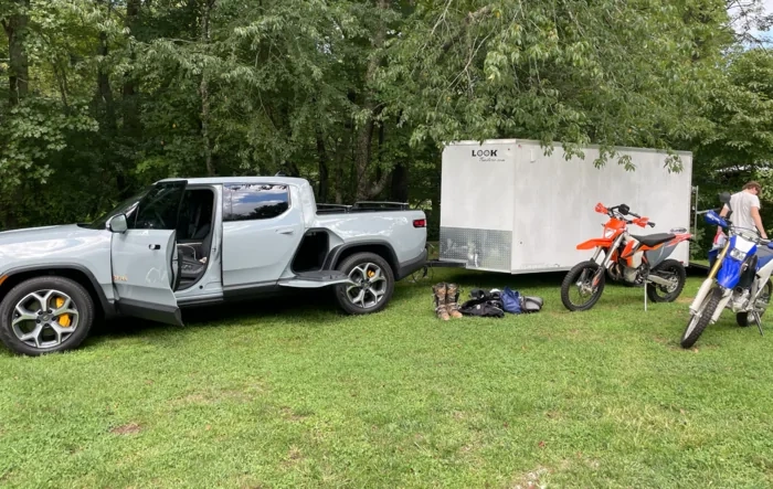 First Real R1T Towing Experience / Don't Knock the 21" Wheels Until You've Tried 'em