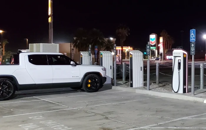 Report: first use of Rivian Adventure Network Charger RAN + (major 350 kw EA issue) & 20" vs 21" wheels efficiency comparison.