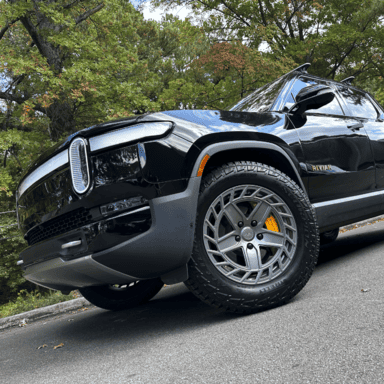 R1S Police Patrol upfit demonstrator by EV Sportline | Rivian Forum ...